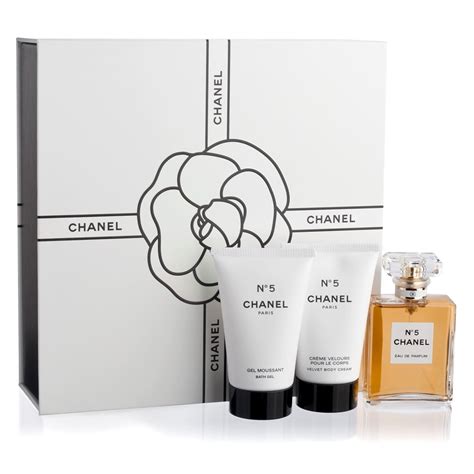 chanel geschenk|Chanel gift sets.